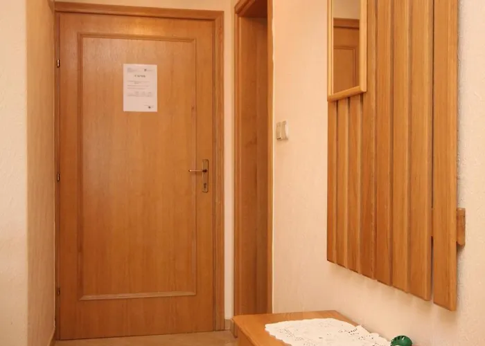 By The Sea Kraj, - 3460 *