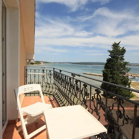 Apartamento By The Sea Kraj, - 3460 *