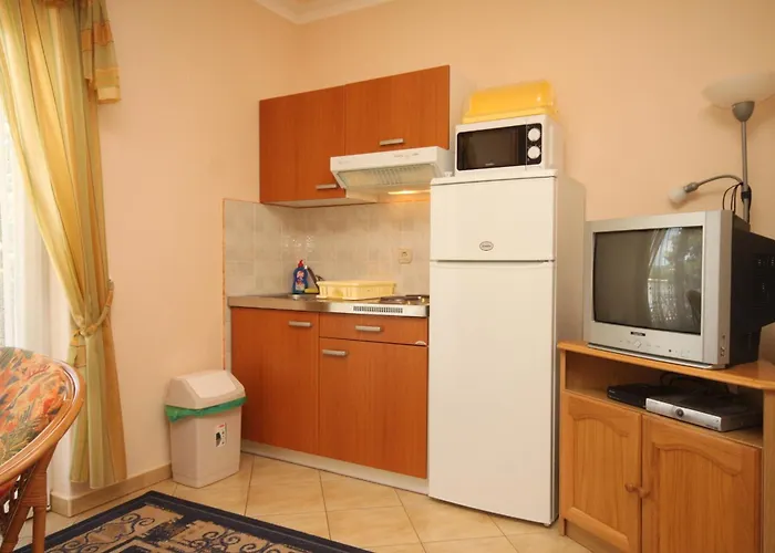 By The Sea Kraj, - 3460 아파트 Pašman