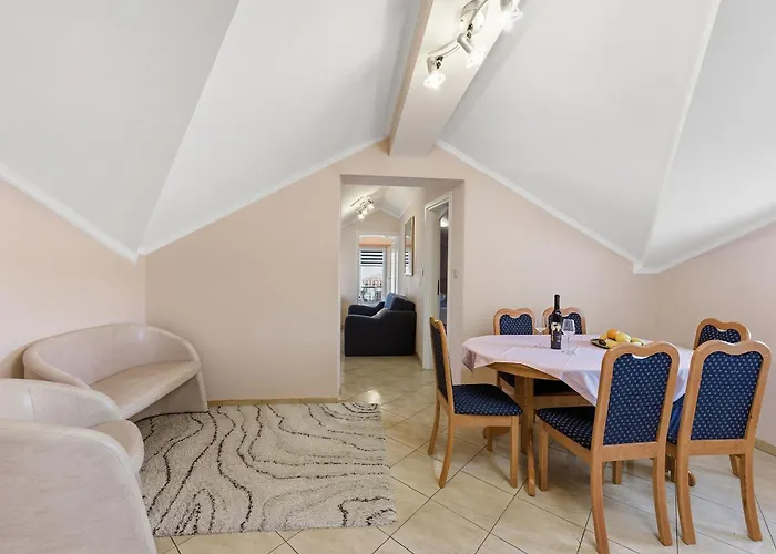 Apartmán By The Sea Kraj - - 3460 Pašman