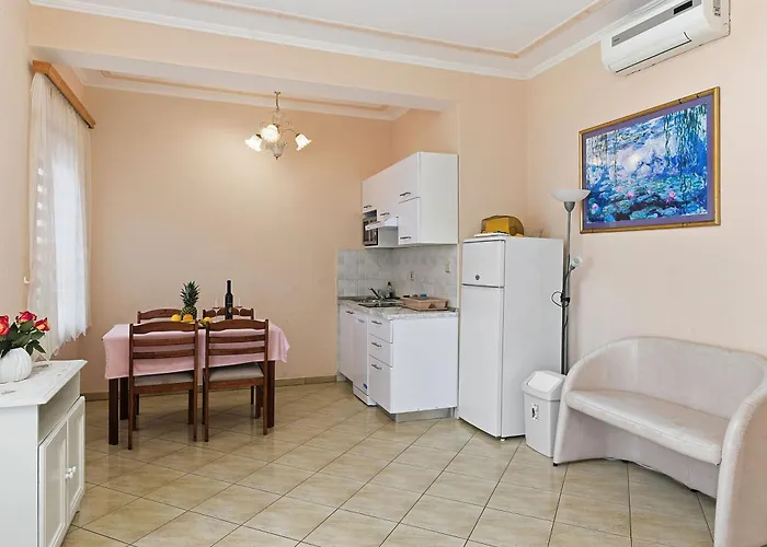 Apartmán By The Sea Kraj - - 3460 Pašman